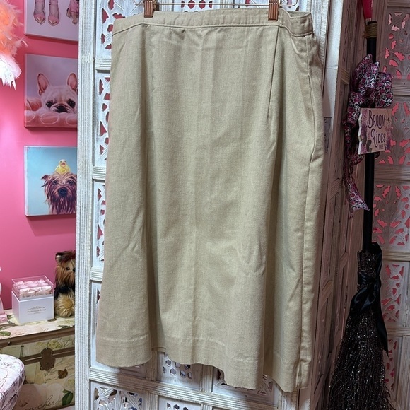 Button Down Skirt - Picture 4 of 5